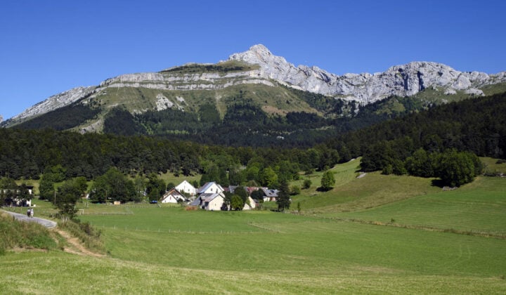 Small village near Villard de Lands