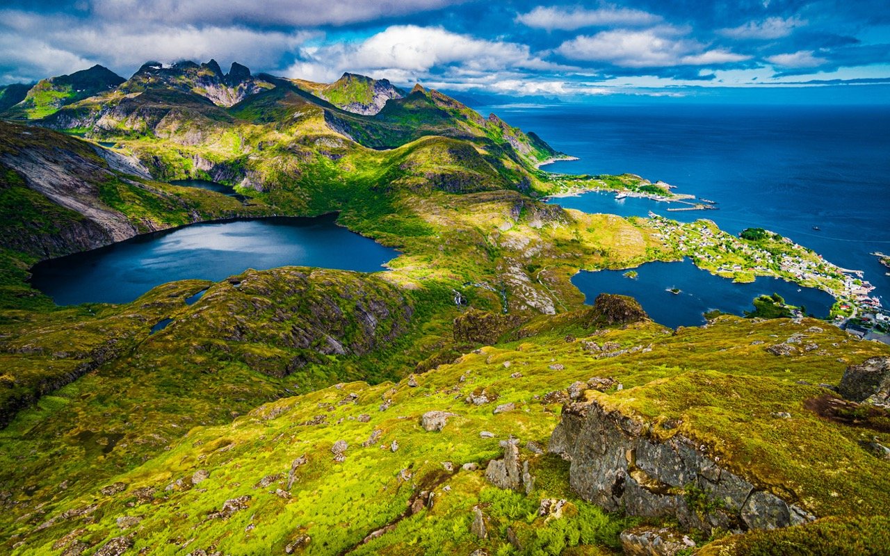 Tindstinden mountain