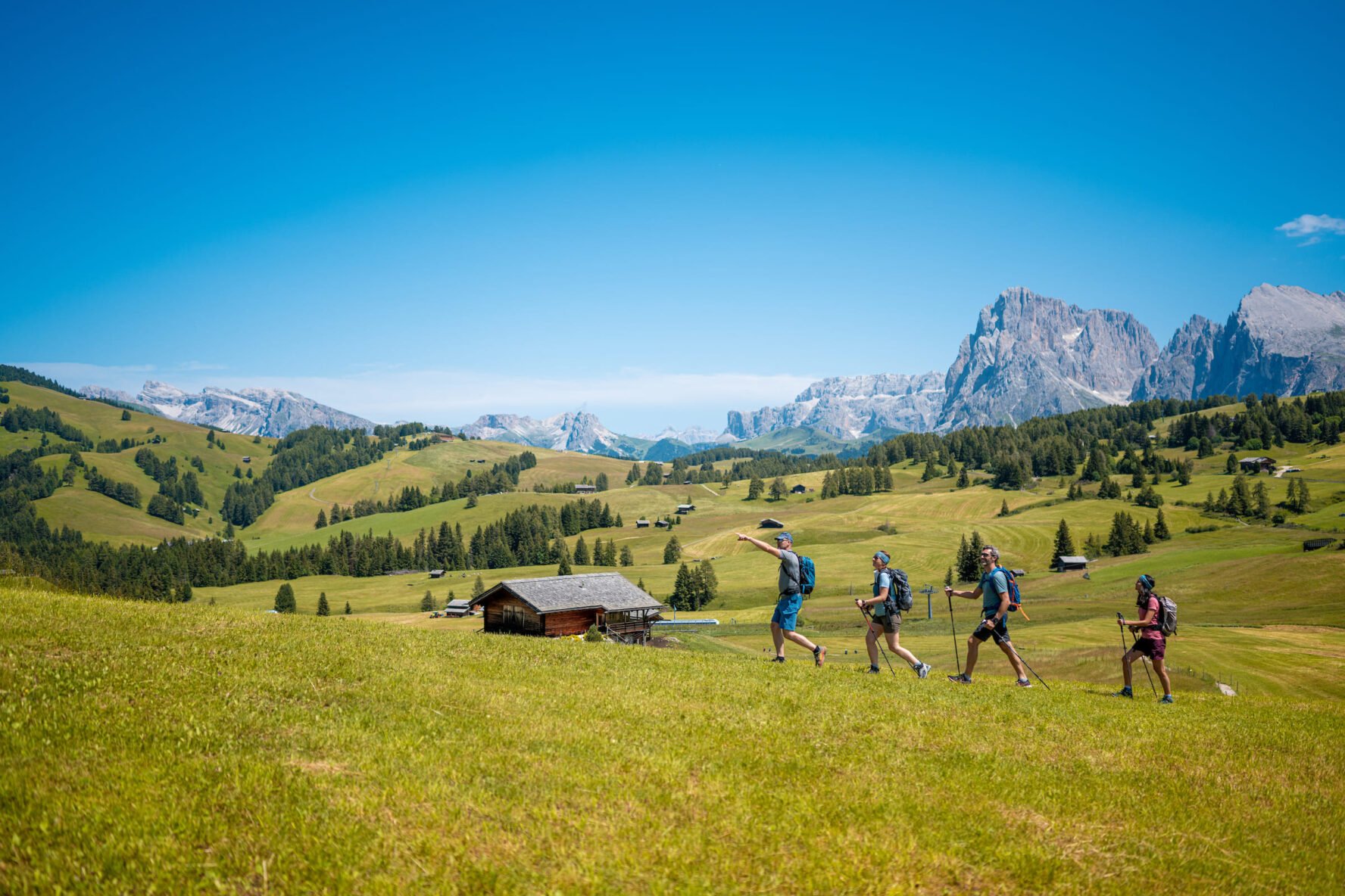four hikers alpe di siusi