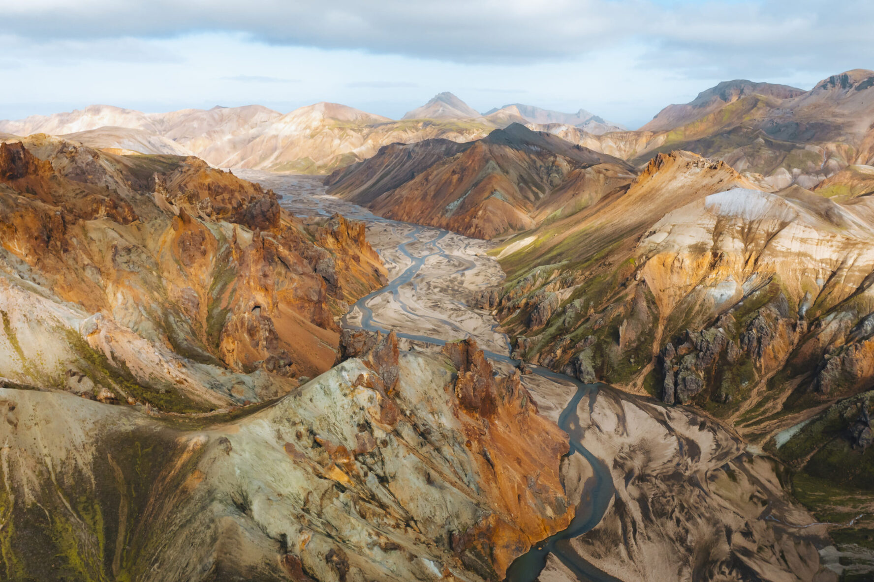 graenihryggur views aerial