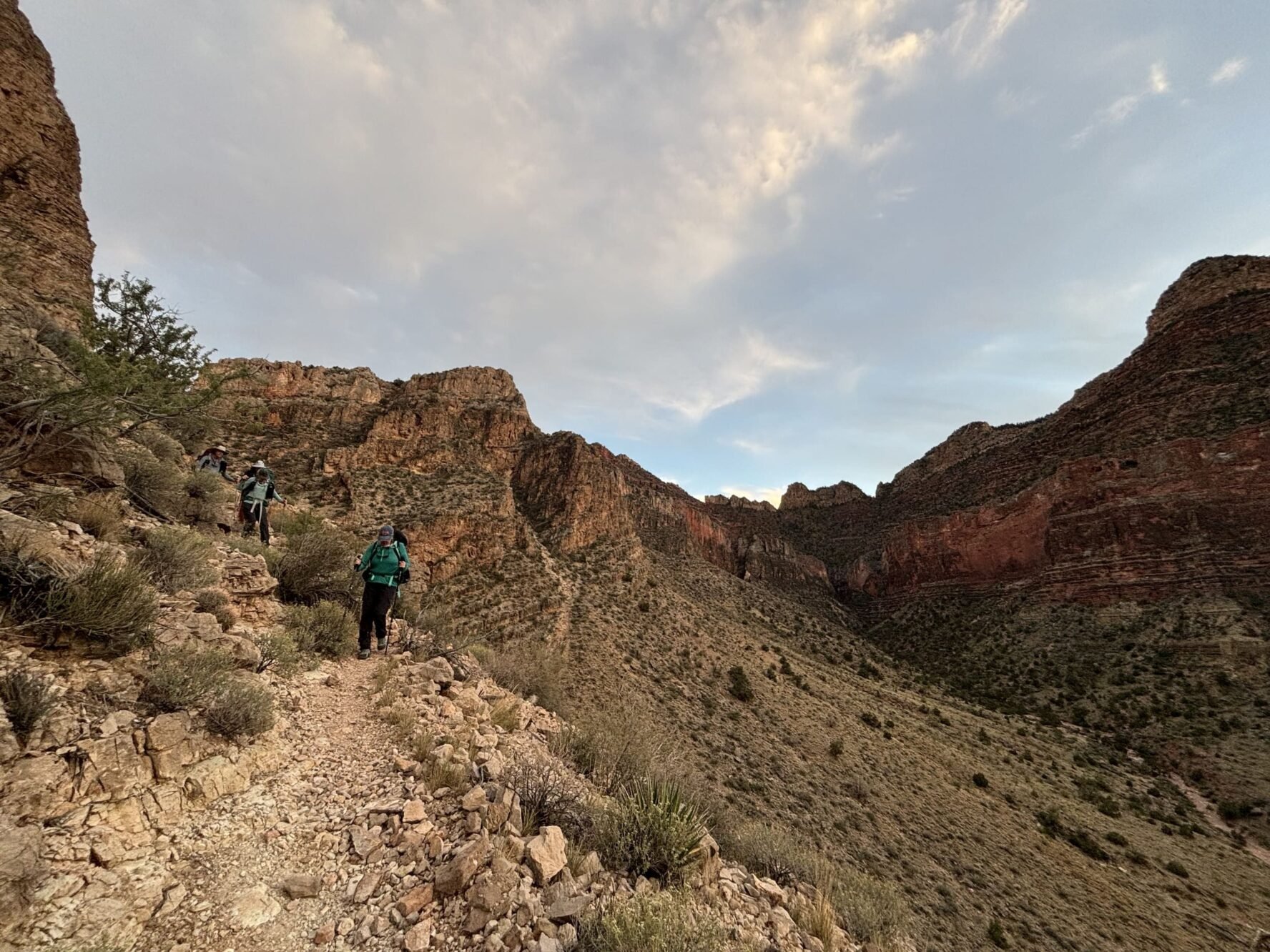 grand canyon hike sunset