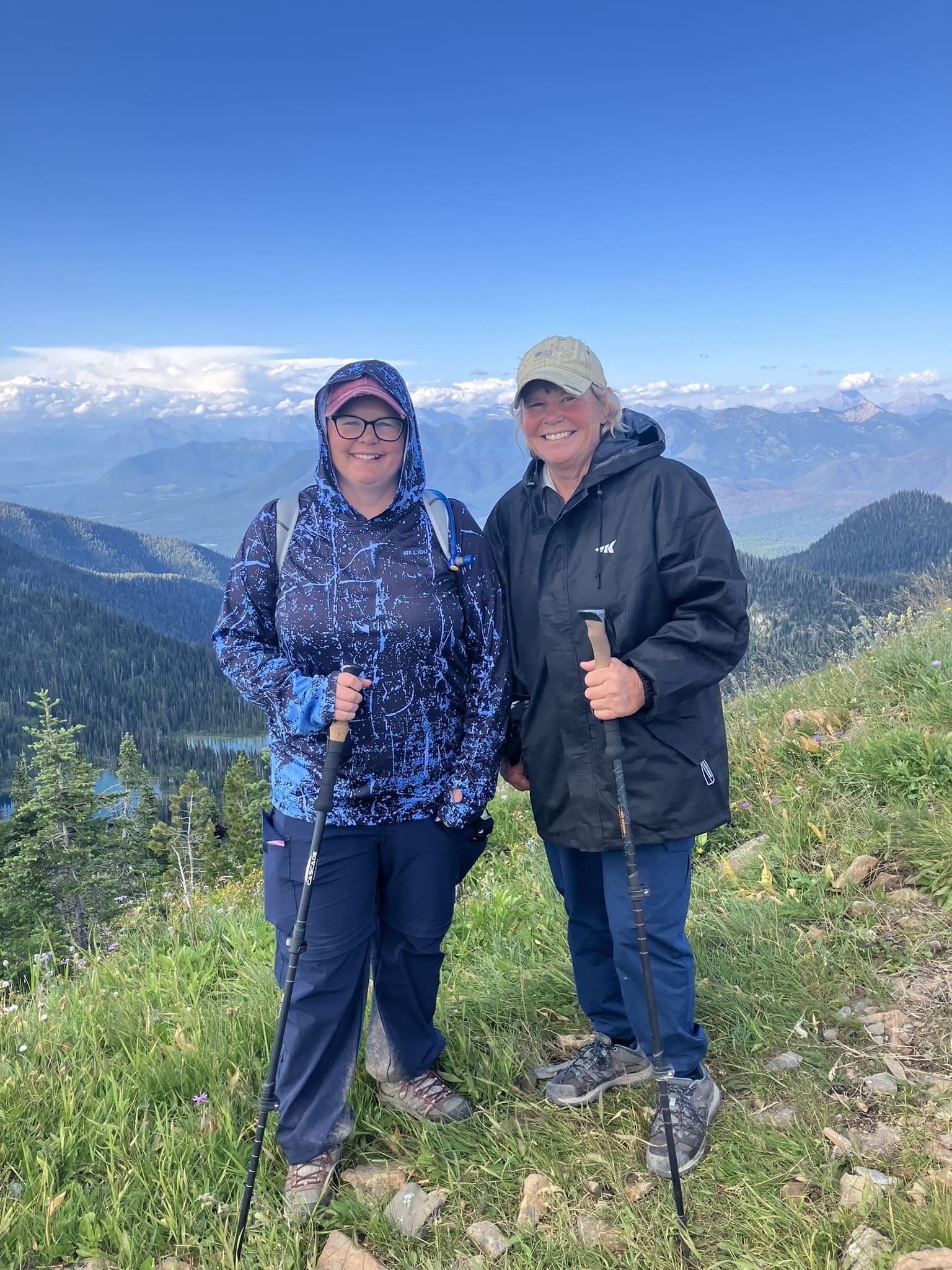 happy hikers glacier np