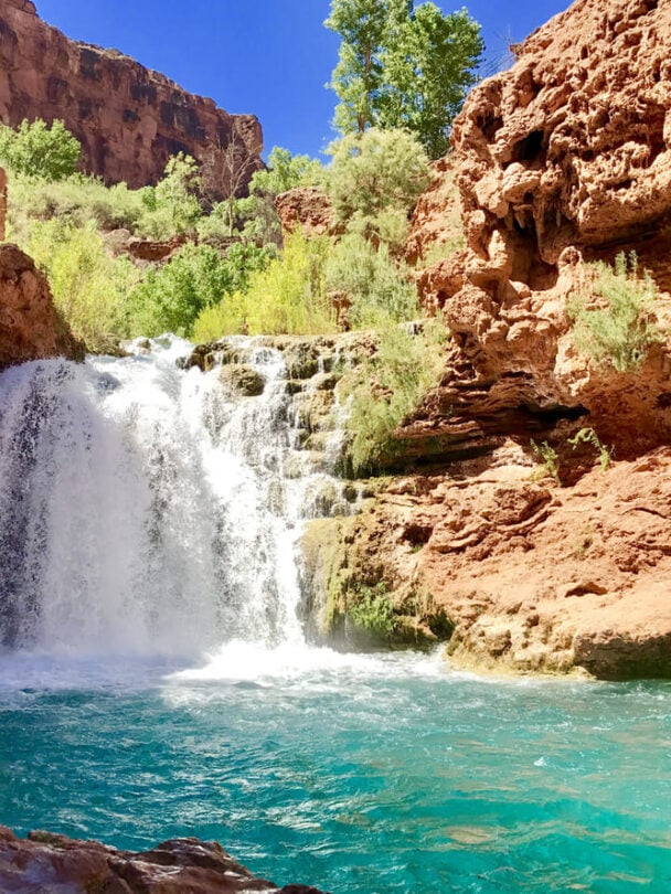 mooney falls hike