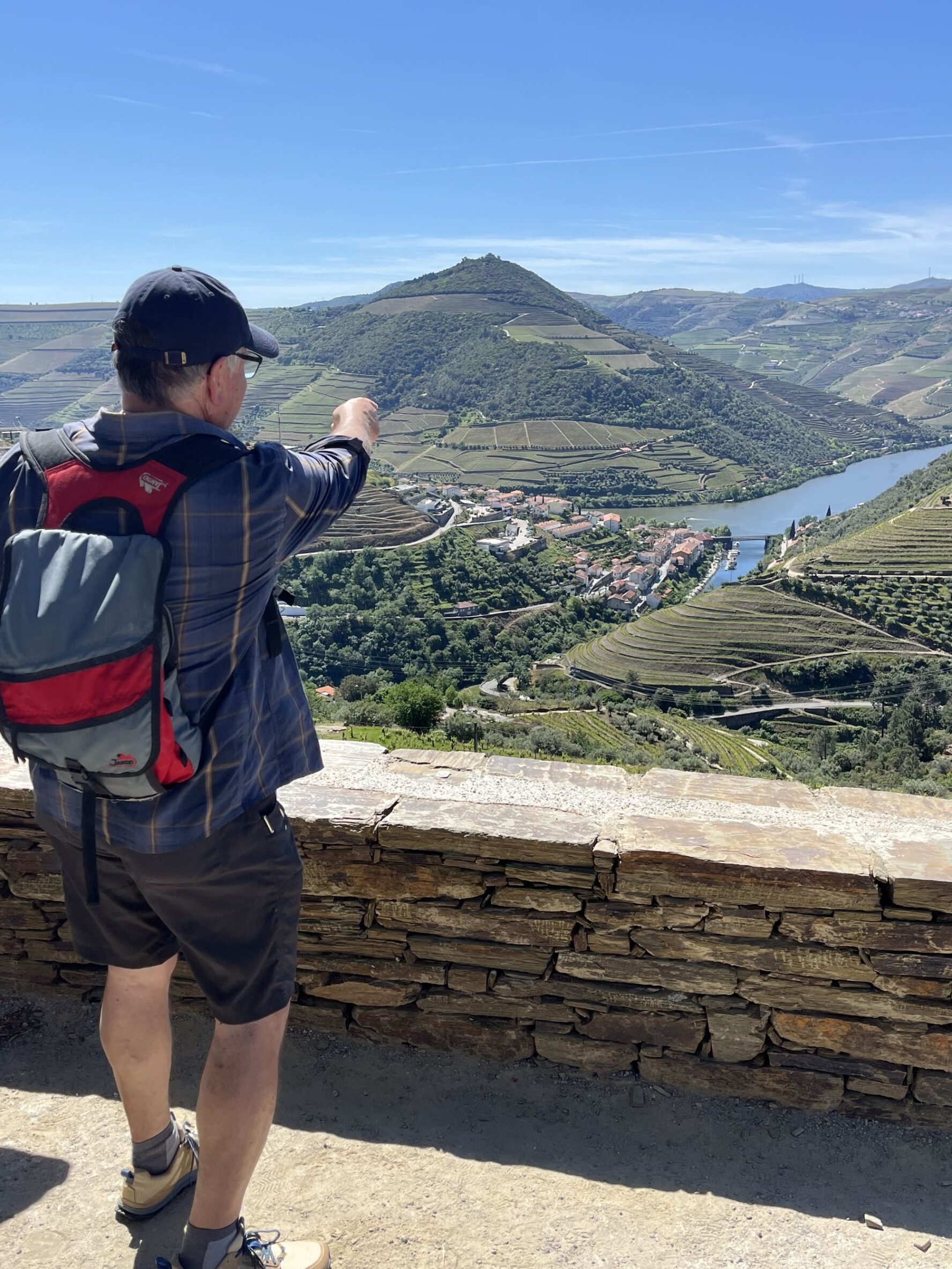hiker douro portugal