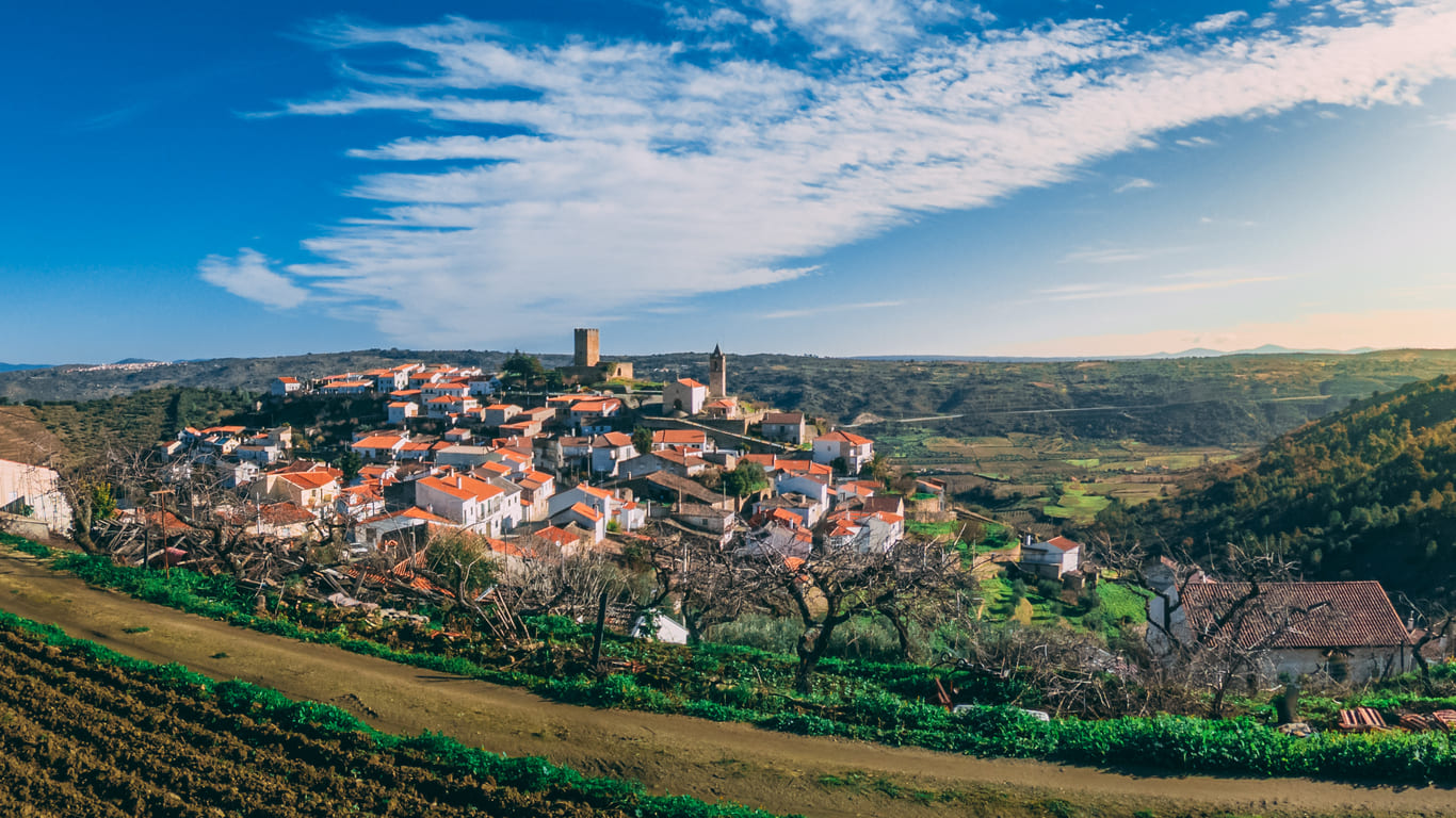 longroiva village portugal