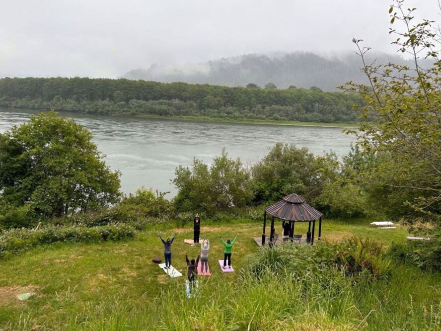An all-women meditation session