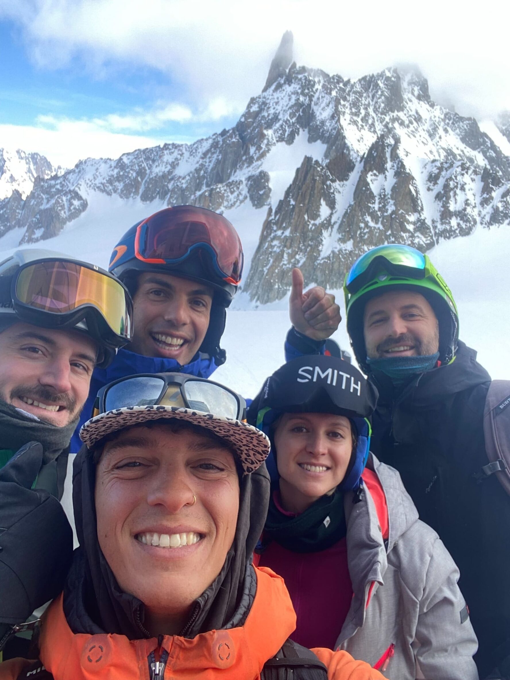 selfie skiers aosta