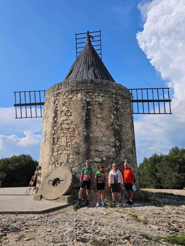 cyclists provence burgundy