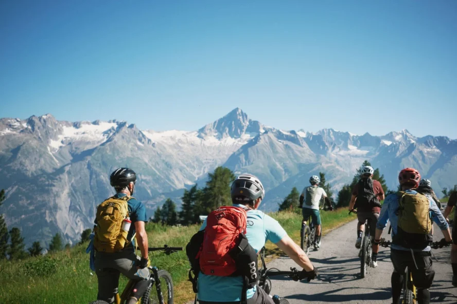 Cyclists on the MTB Haute Route