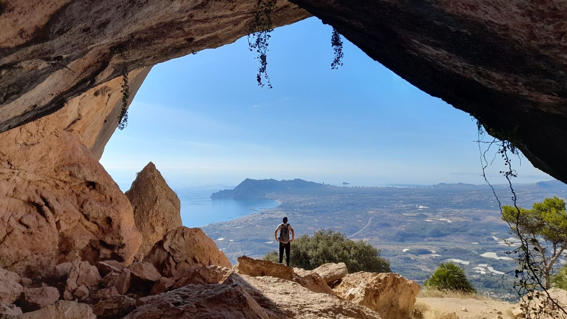 Forat de Bernia cave view