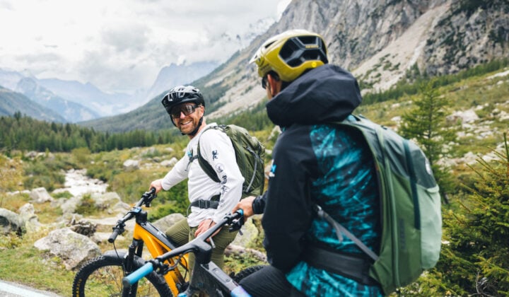 Happy e-bikers in the Alps