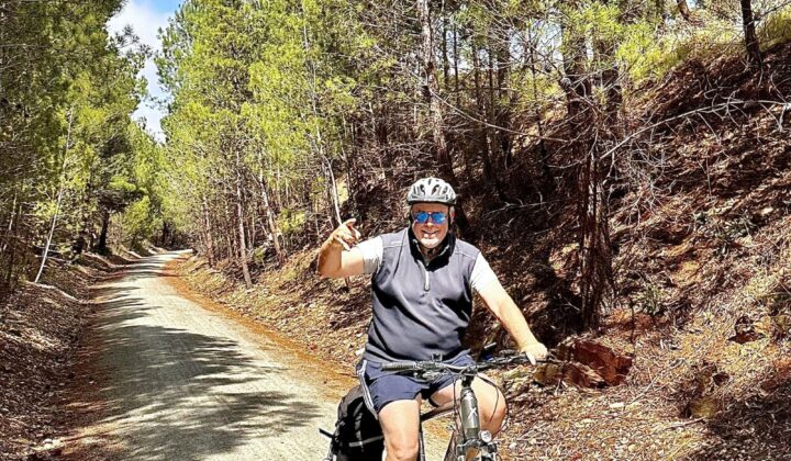 Riesling trail biker