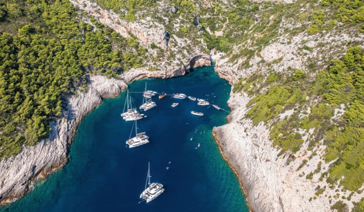 Vis Blue Cave