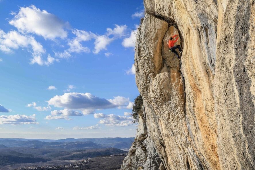 Man crag climbing in Istria