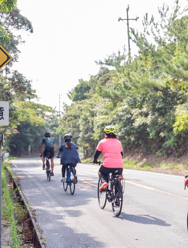 four cyclists okinawa