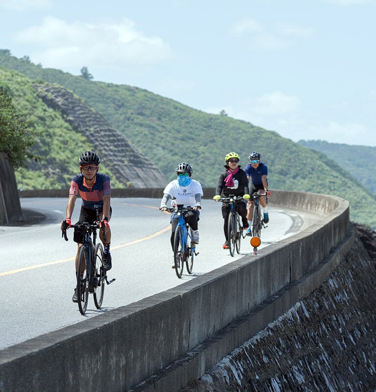 four cyclists okinawa