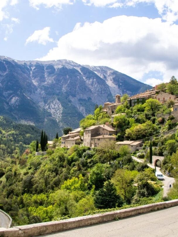 turn road provence