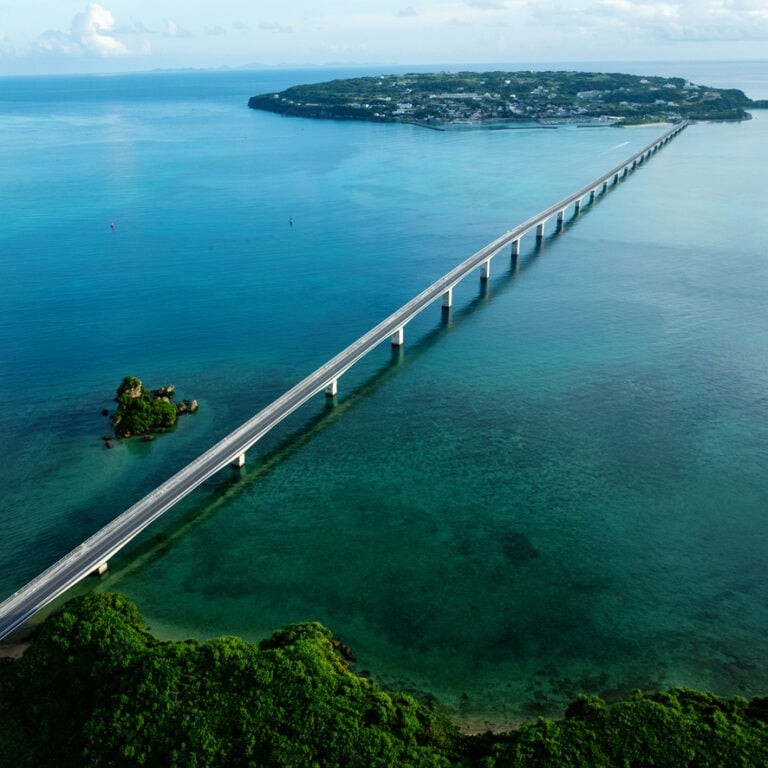 kouri bridge japan