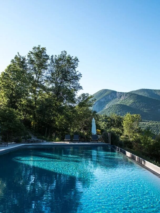 turn road provence
