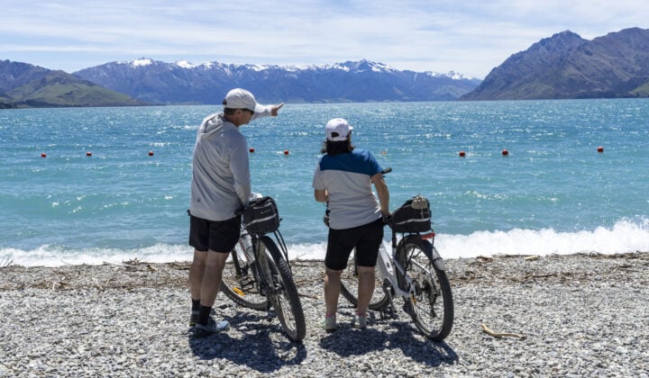 two cyclists adventure south island
