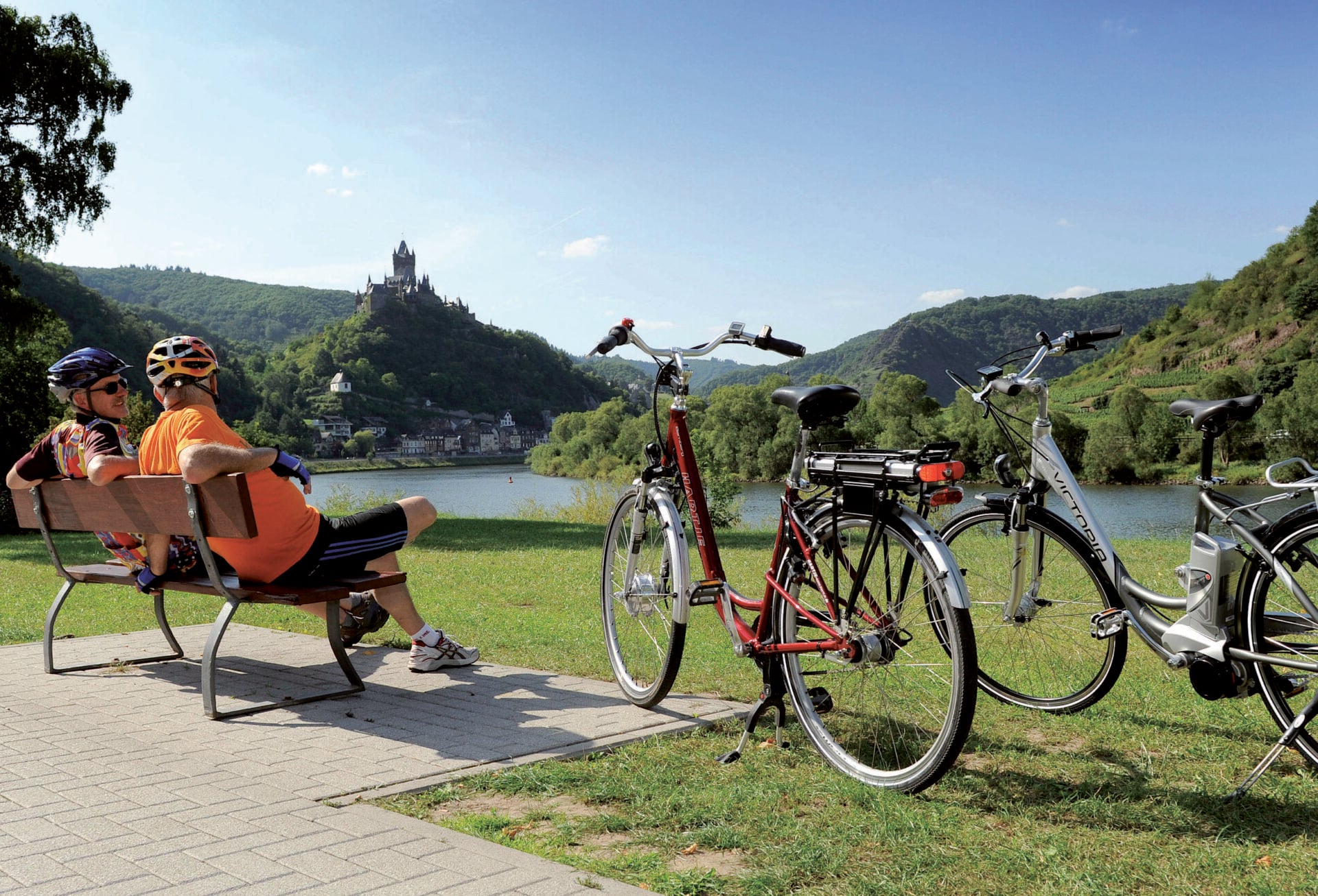 bikes relaxing moselle castle