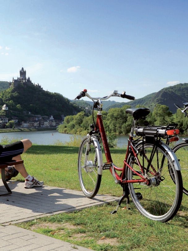 bikes relaxing moselle castle