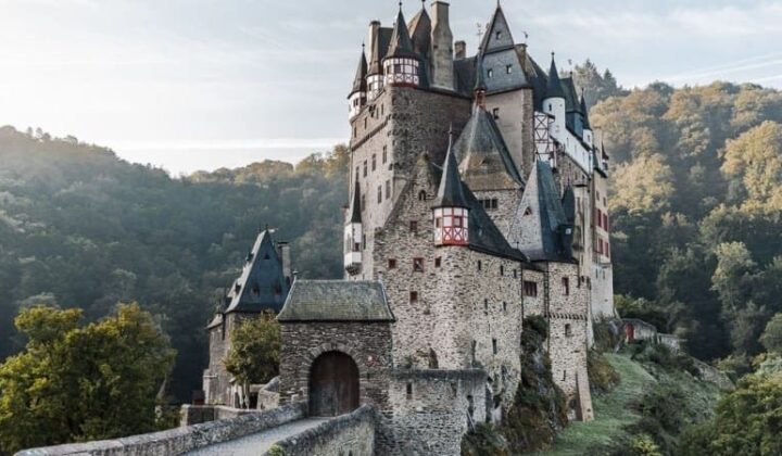 burg eltz upclose