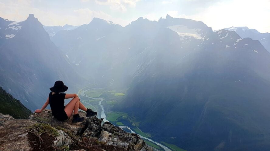 Goodbye Norway woman