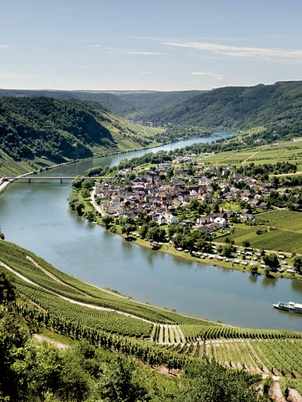 bikes relaxing moselle castle