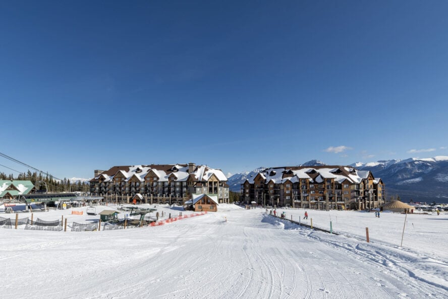 Kicking Horse skiing Mountain Resort accommodations
