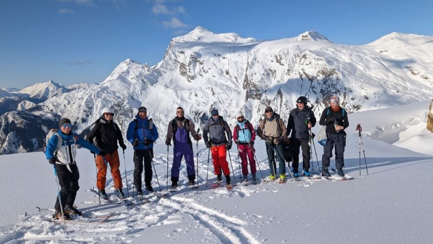 Skiers posing KHMR