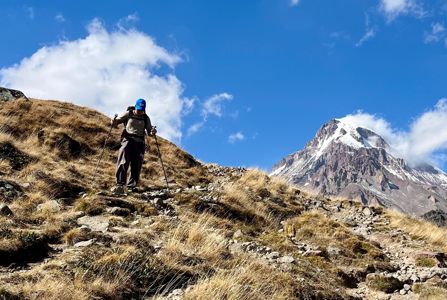 georgia kazbegi trekking