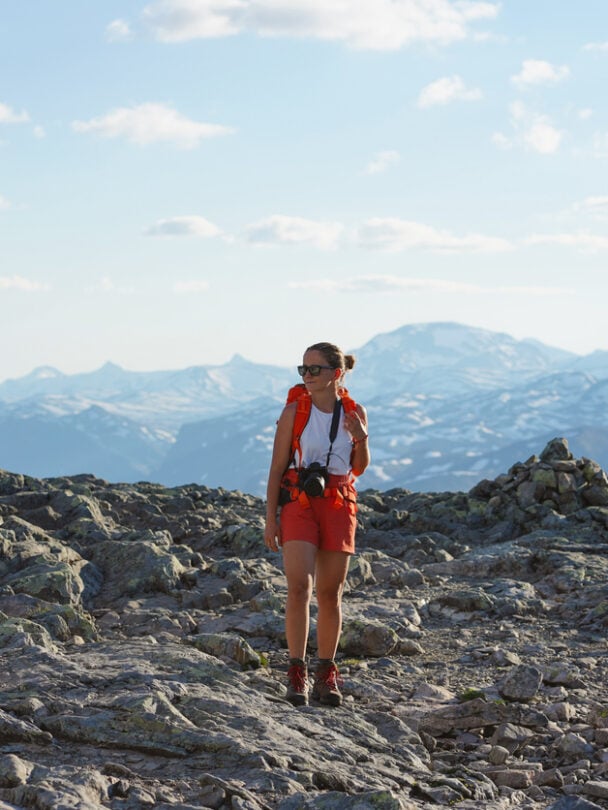 hiker on jotunheimen tour