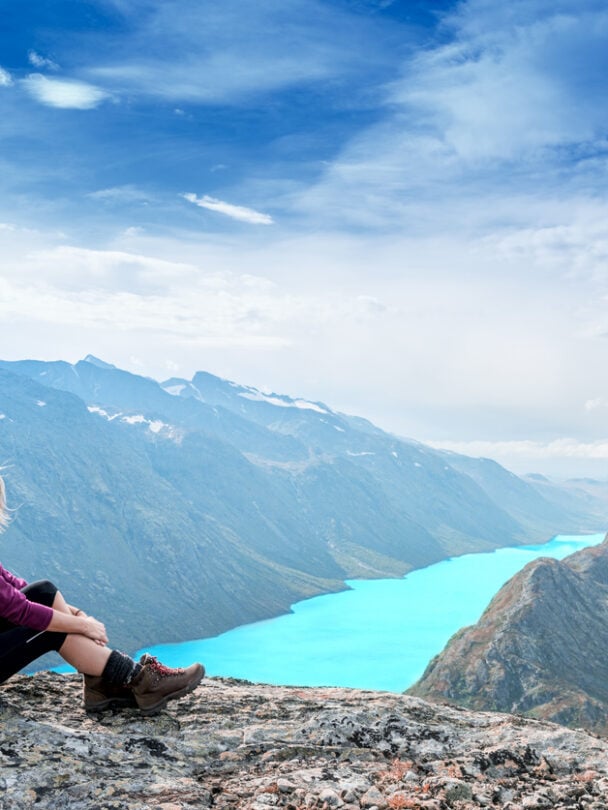 jotunheimen hut to hut trek