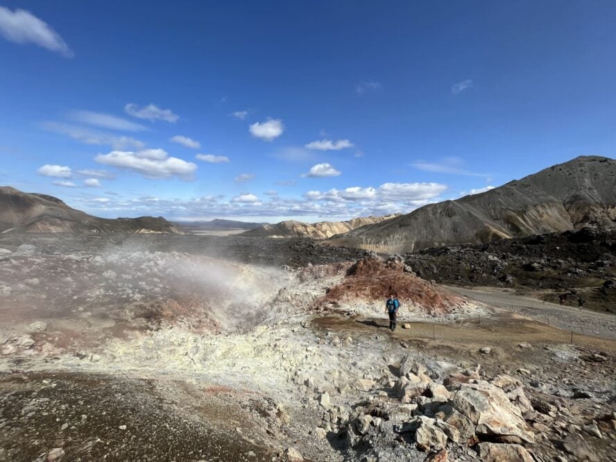 Laugavegur trail guide Caldera in Iceland
