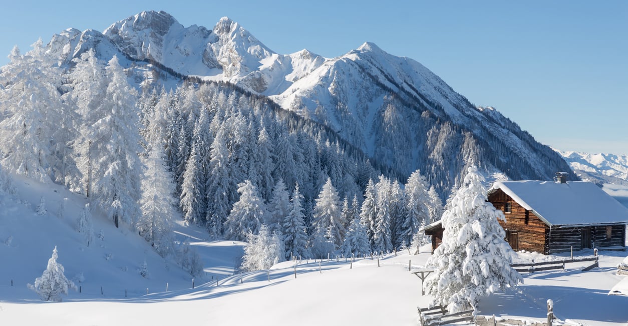 hut to hut skiing and ski traverse trips
