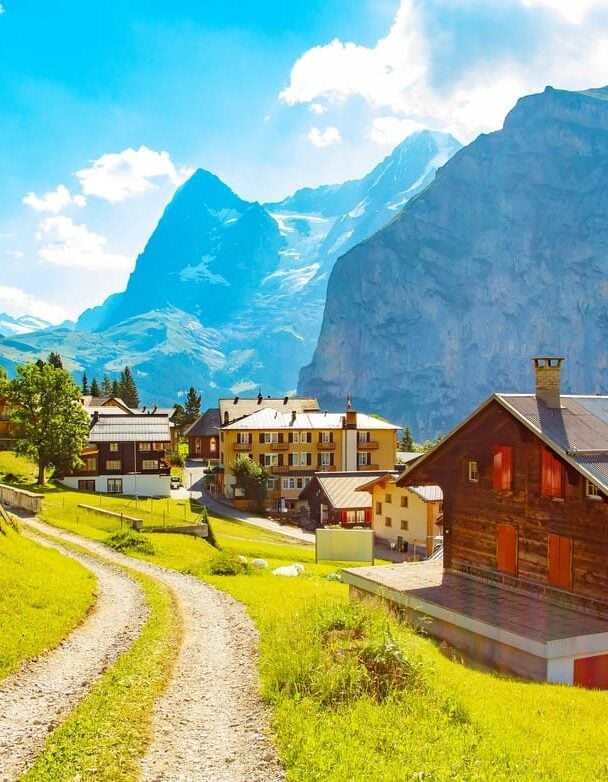 Mürren circular hike via Allmendhubel — Hiking in Wengen | Switzerland