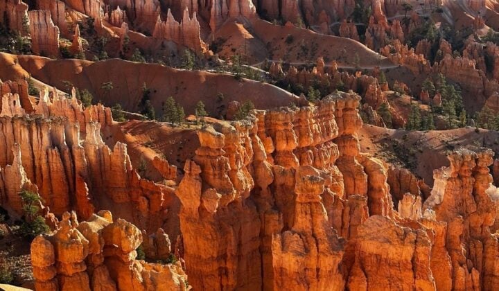 Admire hoodoos on the Fairyland or Peekaboo Loop — Hiking in Zion & Bryce Canyon | Utah
